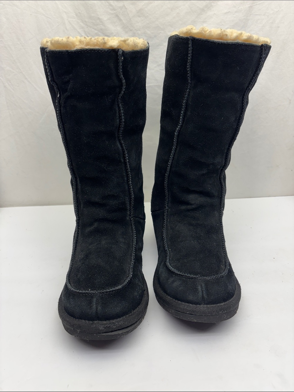 UGG Black Shearling-Lined Women's Winter Boots, size 5